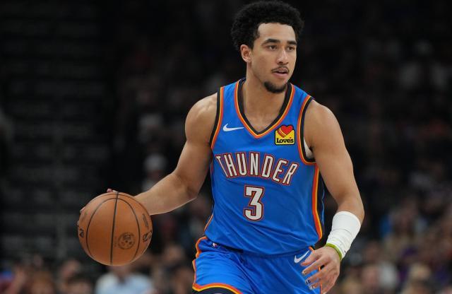 杨瀚森高效13+4+4引热议!外媒盛赞判若两人 调侃他能拿MVP